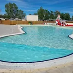 Petit Coin De Paradis A La Yole Tatil parkı