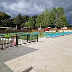 منتزه العطل Petit Coin De Paradis A La Yole