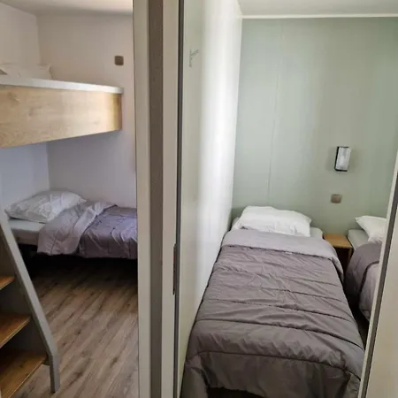 Petit Coin De Paradis A La Yole Вандр