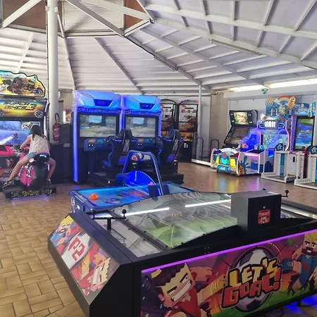 Petit Coin De Paradis A La Yole 假日公园 *