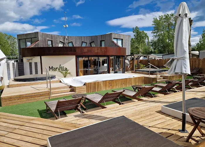 Petit Coin De Paradis A La Yole *